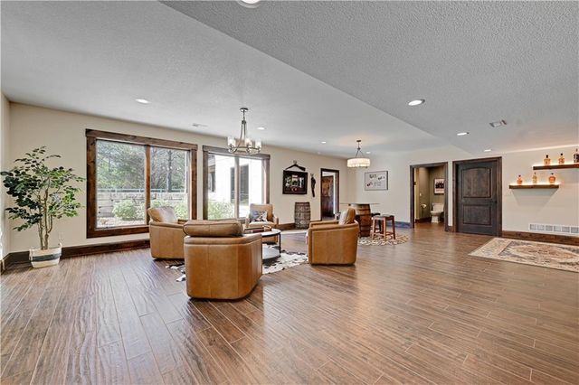 18665 W 183rd Street, Olathe, KS 66062