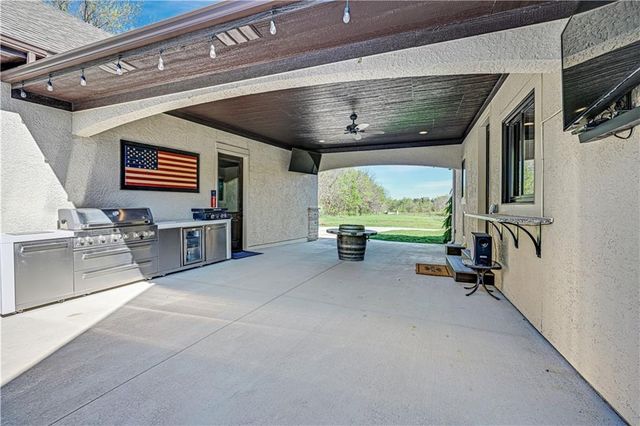 18665 W 183rd Street, Olathe, KS 66062