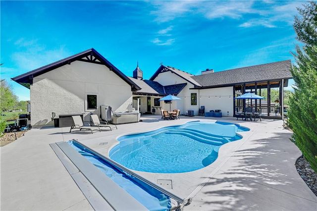 18665 W 183rd Street, Olathe, KS 66062