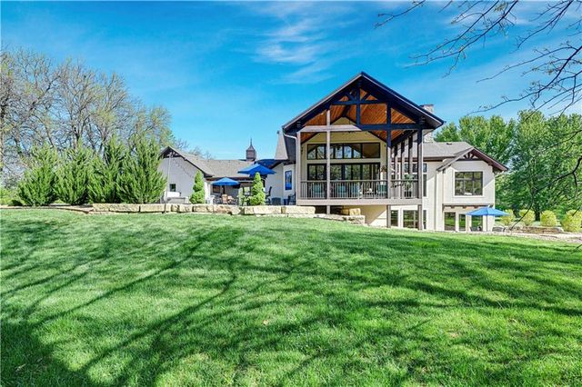 18665 W 183rd Street, Olathe, KS 66062