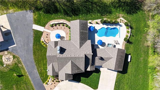 18665 W 183rd Street, Olathe, KS 66062