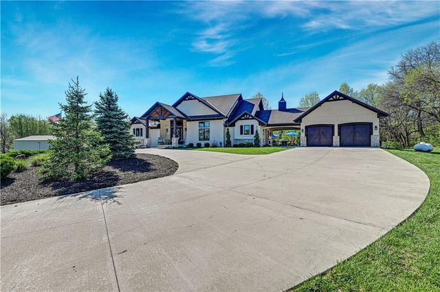 18665 W 183rd Street, Olathe, KS 66062