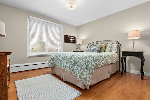 79 Topsfield Rd, Wenham, MA 01984