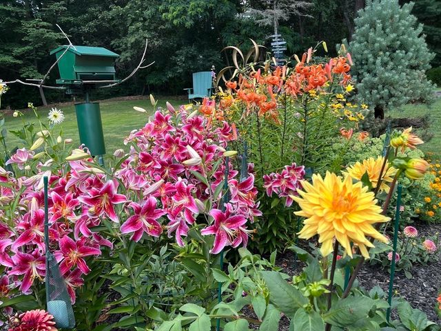 79 Topsfield Rd, Wenham, MA 01984