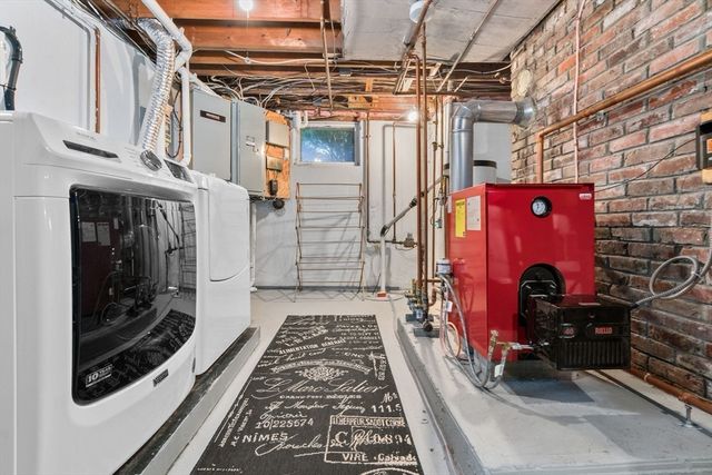 79 Topsfield Rd, Wenham, MA 01984