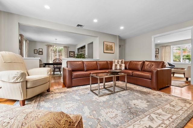 79 Topsfield Rd, Wenham, MA 01984