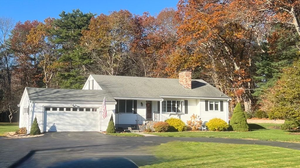 79 Topsfield Rd, Wenham, MA 01984