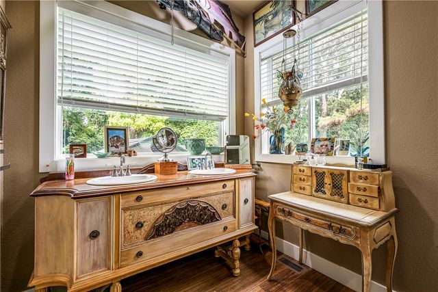 920 E Amis Road, Rogers, AR 72756