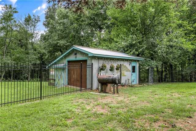 920 E Amis Road, Rogers, AR 72756