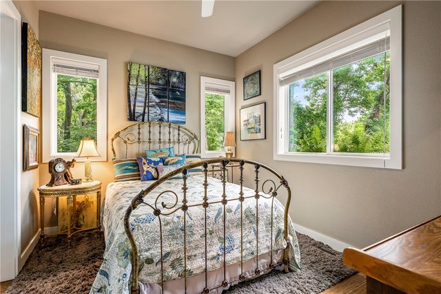 920 E Amis Road, Rogers, AR 72756