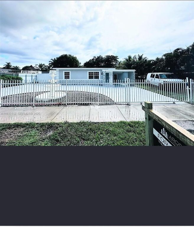 4425 SW 21st St 1, West Park, FL 33023