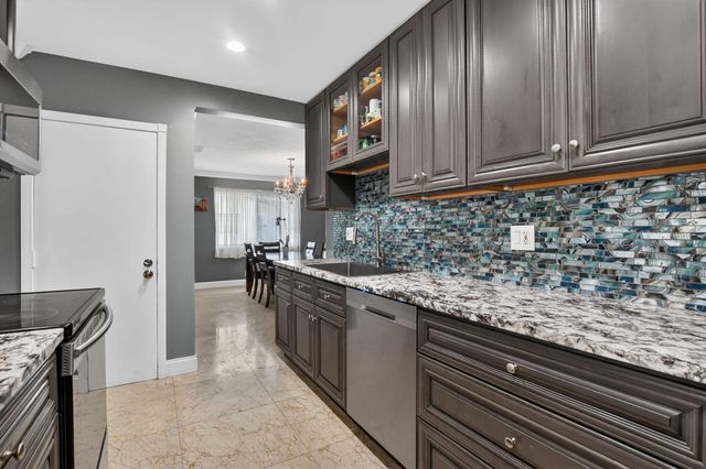 257 SW 5th Street, Boca Raton, FL 33432