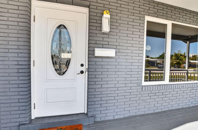 257 SW 5th Street, Boca Raton, FL 33432