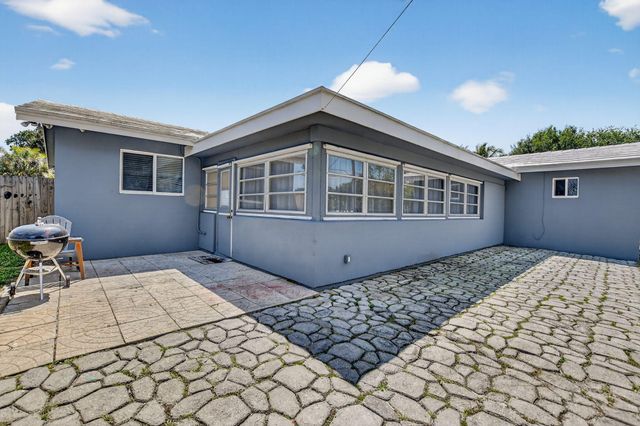 257 SW 5th Street, Boca Raton, FL 33432