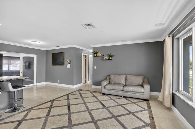 257 SW 5th Street, Boca Raton, FL 33432