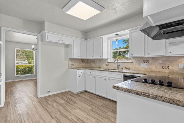 27201 Paula Lane, Conroe, TX 77385