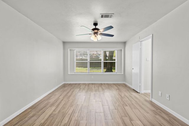 27201 Paula Lane, Conroe, TX 77385