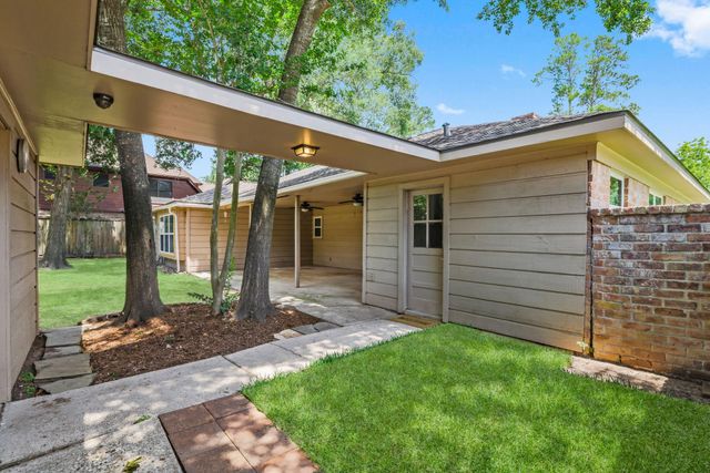 27201 Paula Lane, Conroe, TX 77385