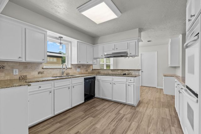 27201 Paula Lane, Conroe, TX 77385