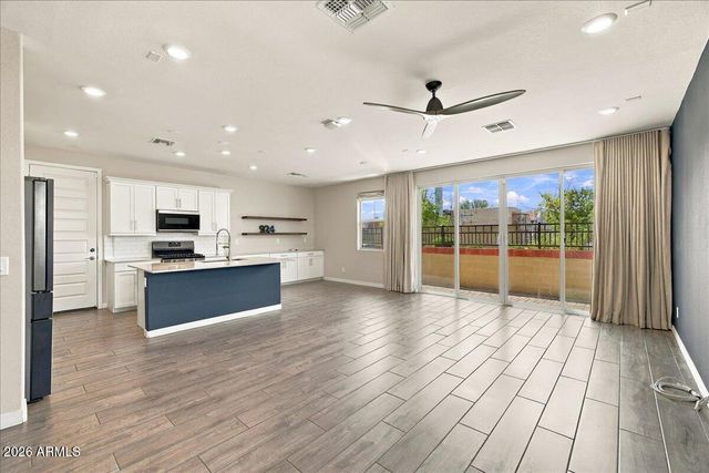 924 E ANDERSON Avenue, Phoenix, AZ 85022