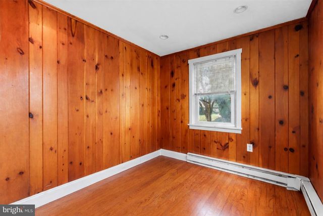 38 E 2ND ST, Alburtis, PA 18011