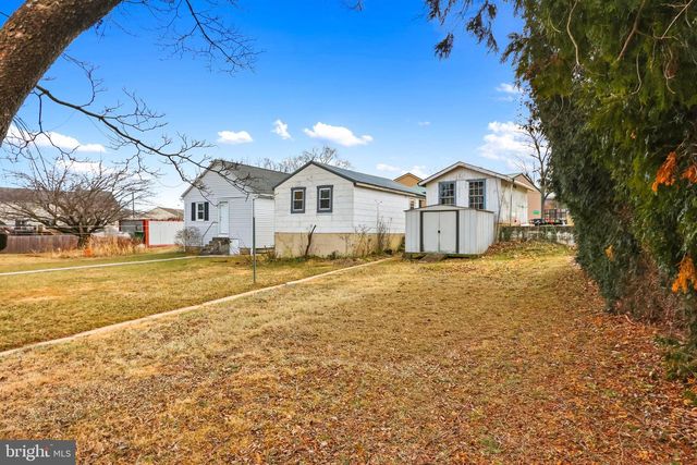 38 E 2ND ST, Alburtis, PA 18011