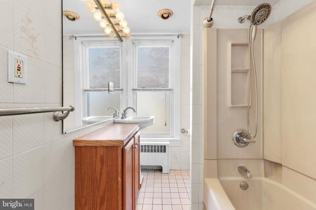 38 E 2ND ST, Alburtis, PA 18011