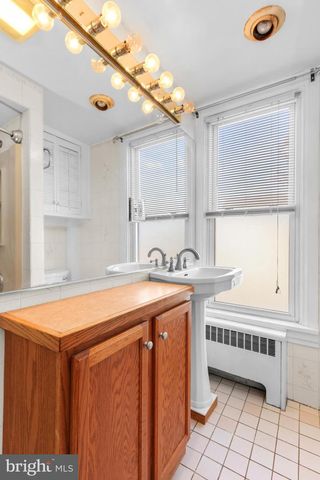 38 E 2ND ST, Alburtis, PA 18011