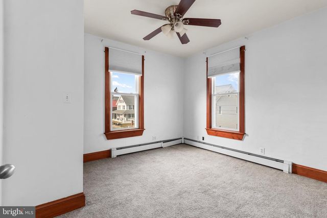 38 E 2ND ST, Alburtis, PA 18011