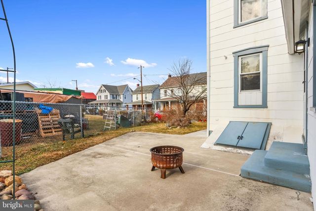 38 E 2ND ST, Alburtis, PA 18011