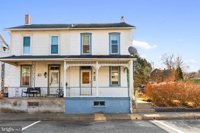 38 E 2ND ST, Alburtis, PA 18011