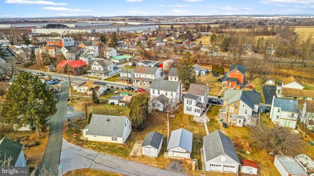 38 E 2ND ST, Alburtis, PA 18011