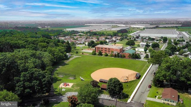 38 E 2ND ST, Alburtis, PA 18011