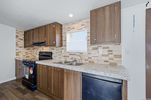 17111 NUEVA VIDA LN, Atascosa, TX 78002
