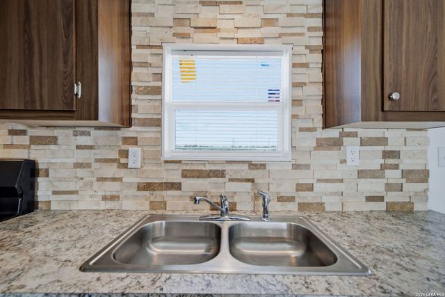 17111 NUEVA VIDA LN, Atascosa, TX 78002