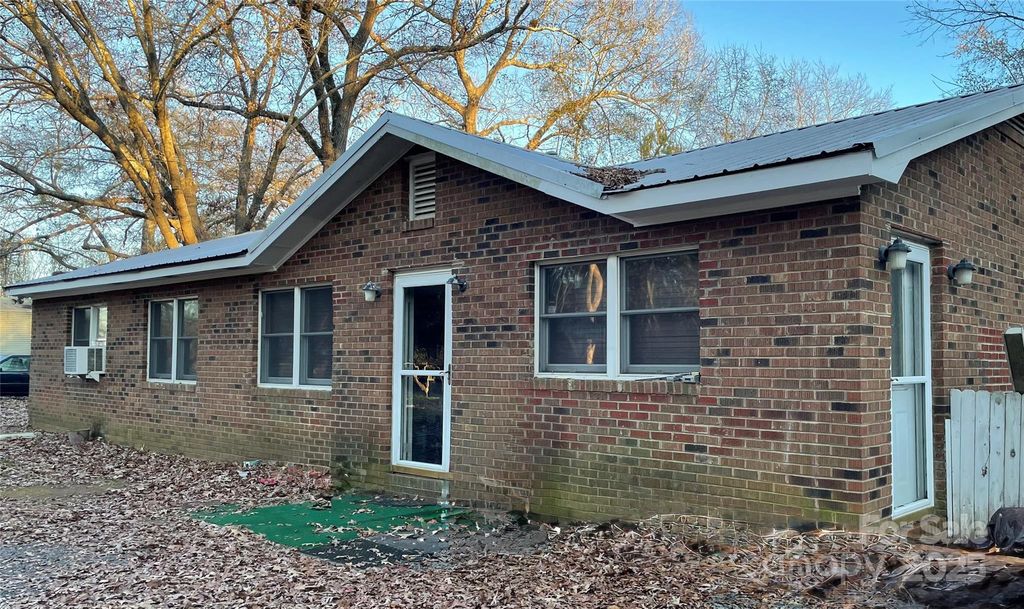 2912 GADDYS FERRY Road, Norwood, NC 28128