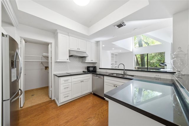 160 Litchfield Lane, Houston, TX 77024