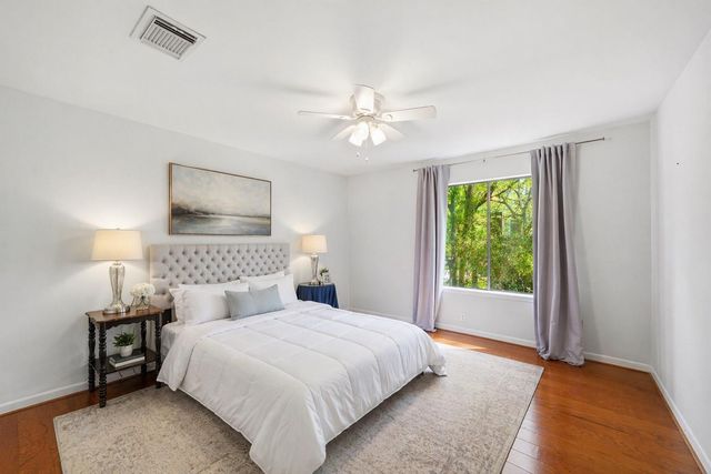 160 Litchfield Lane, Houston, TX 77024
