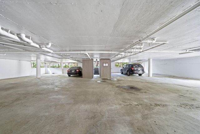 160 Litchfield Lane, Houston, TX 77024