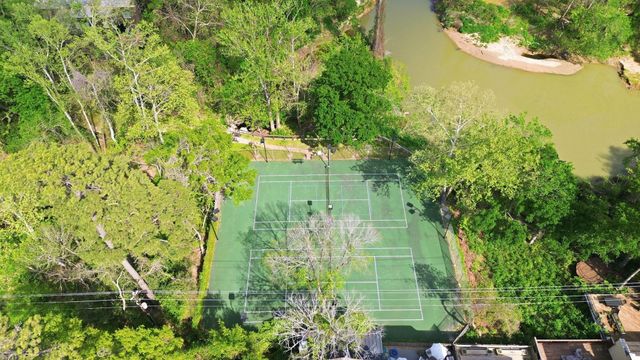160 Litchfield Lane, Houston, TX 77024