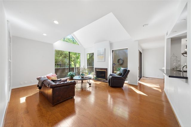160 Litchfield Lane, Houston, TX 77024