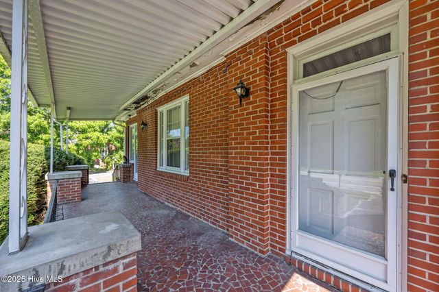 2411 E 5th Street, Greenville, NC 27858