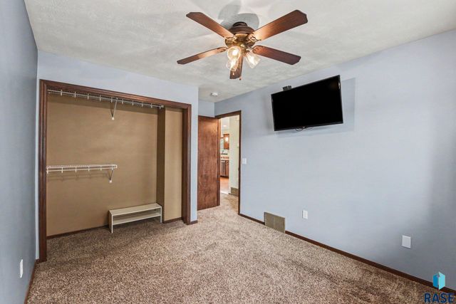 4612 S Wassom Ave Avenue, Sioux Falls, SD 57106