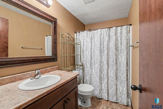 4612 S Wassom Ave Avenue, Sioux Falls, SD 57106