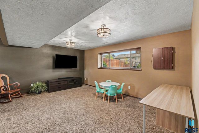 4612 S Wassom Ave Avenue, Sioux Falls, SD 57106