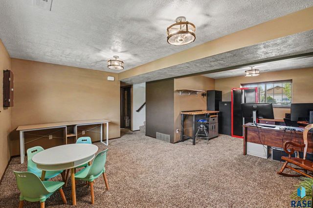 4612 S Wassom Ave Avenue, Sioux Falls, SD 57106