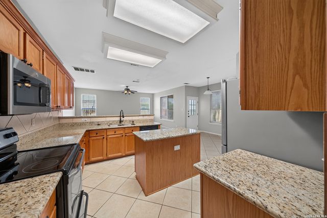 104 Cloud Crossing, Cibolo, TX 78108