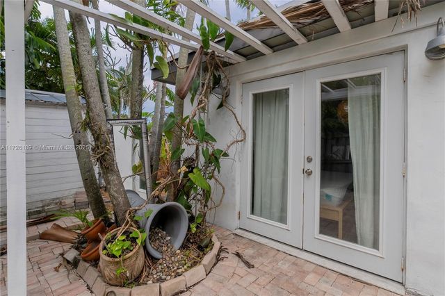 1174 Garfield St, Hollywood, FL 33019