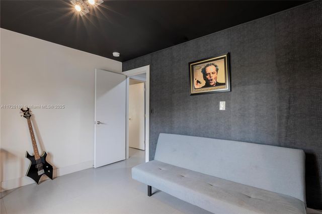 1174 Garfield St, Hollywood, FL 33019