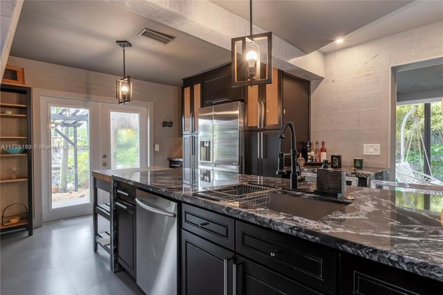 1174 Garfield St, Hollywood, FL 33019